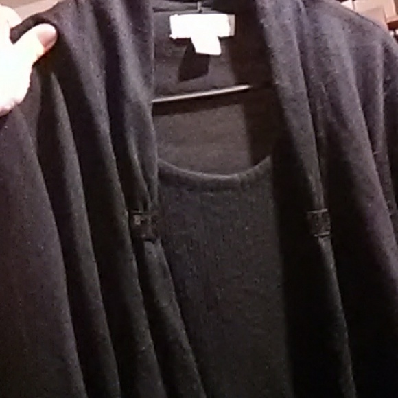 🖤Sag Harbor 2 Piece Sweater with Sequin Accents🖤 - Picture 1 of 8